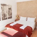 Classic Loft In Fully Renewed Building At Batalha
