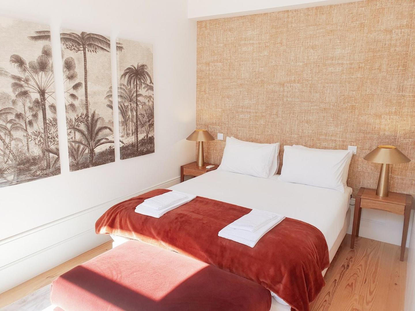 Classic Loft In Fully Renewed Building At Batalha *